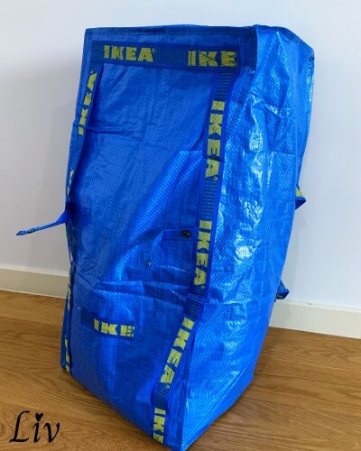 リュックのように背負うことができるIKEAフラクタトロリー用バッグ